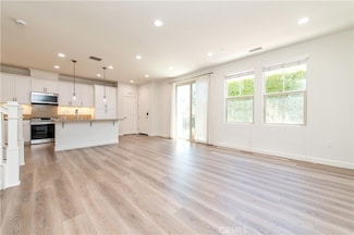 906 El Paseo, Lake Forest, CA 92610