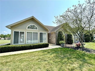 2304 Willow Brook Dr NE Unit 2304, Warren, OH 44483