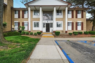 29216 Gloede Dr Unit M5, Warren, MI 48088