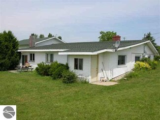 6293 Schell Rd, Buckley, MI 49620