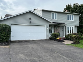 10 Olivia Dr, Rochester, NY 14626