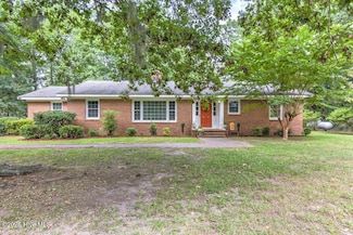 105 Jenny Lisa Ln, New Bern, NC 28560