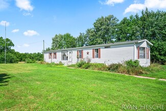 6452 Mckendry Rd, Saranac, MI 48881