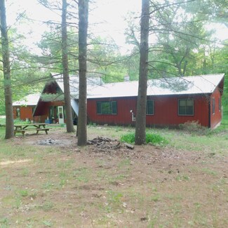 2553 N Grand Blvd, White Cloud, MI 49349
