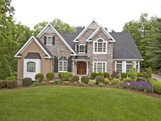 83 Nancy Dr, Canonsburg, PA 15317