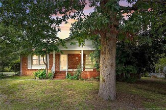 1040 Riverside Cir, Spring Lake, NC 28390