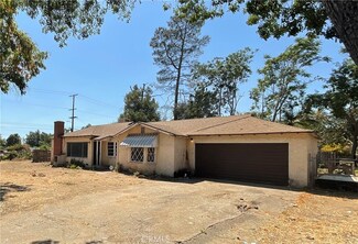 13655 Sayre St, Sylmar, CA 91342