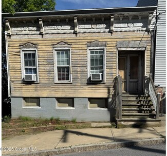 4 Sloan St, Albany, NY 12202