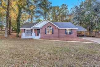 171 Pine Forest Dr, Deatsville, AL 36022