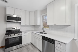 947 Lovell Ave W, Saint Paul, MN 55113