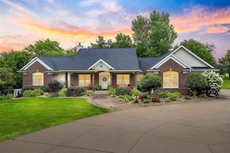 2803 Deer Valley Dr NW, Swisher, IA 52338