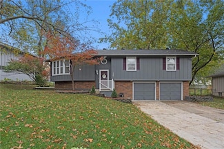 104 SE Moreland School Rd, Blue Springs, MO 64014