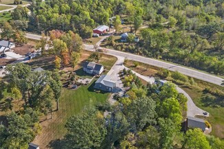 9209 Feather Ridge Rd, Cedar Rapids, IA 52411