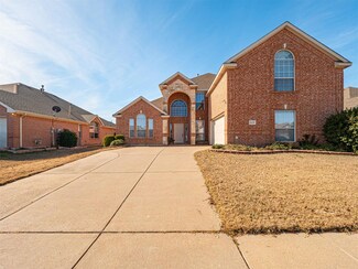 6606 Whisper Crest Dr, Arlington, TX 76002