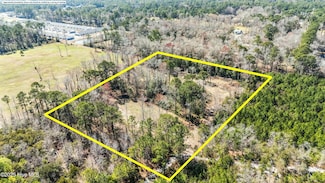 634 Persimmon Rd SW, Calabash, NC 28467