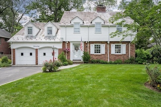 38 Mason Dr, Manhasset, NY 11030