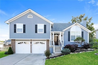 421 SW Hamilton Ln, Grain Valley, MO 64029