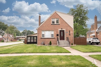 9156 S Sawyer Ave, Evergreen Park, IL 60805
