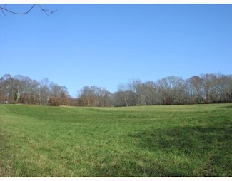 536 Highland Rd, Tiverton, RI 02878