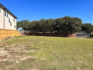 716 Harborside Way, Kemah, TX 77565