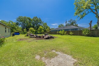 8714 Clarington St, Houston, TX 77016