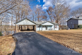 6072 Lookout Heights Dr, Claremont, NC 28610