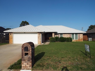 2483 Heritage Cir, Navarre, FL 32566