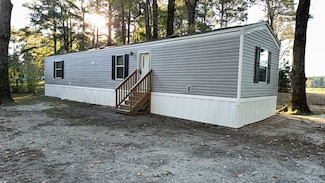 137 Leisure Ln, Pinetops, NC 27864