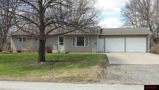 620 N East St, Janesville, MN 56048