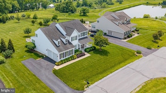 36747 Pond Side Ln, Purcellville, VA 20132