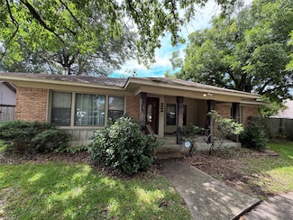 4302 Continental Dr, Houston, TX 77072