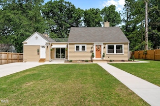 518 W Chisholm St, Sanford, NC 27330