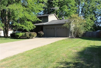 320 Sawmill Dr, Cortland, OH 44410