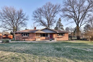8090 Hopewell Rd, Montgomery, OH 45242