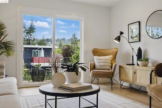 2028 Damuth St Unit 4, Oakland, CA 94602