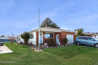 204 Bonaire Dr, Toms River, NJ 08757