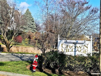 300 Crown Ct Unit 531, Edgewater, NJ 07020