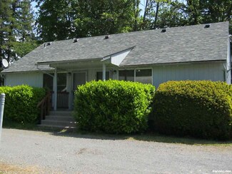 441 SW Ivy St, Mill City, OR 97360