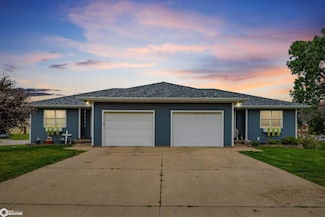 1030 E 12th St N, Newton, IA 50208