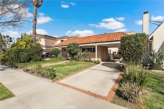 124 N Le Doux Rd, Beverly Hills, CA 90211