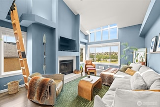 2572 14th Ave W Unit 403, Seattle, WA 98119
