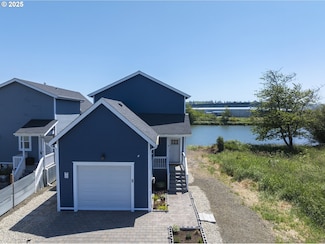 345 Island Ln, Raymond, WA 98577
