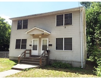 90 Chester St, Springfield, MA 01105