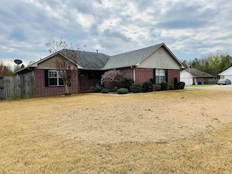 1605 Duke St, Conway, AR 72032