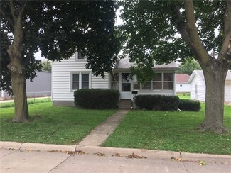 117 E Washington St, Monticello, IA 52310