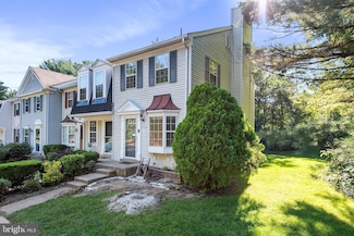 31 Palmer Ct, Sterling, VA 20165