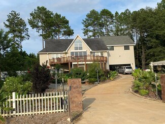 2405 Eastlake Dr, Screven, GA 31560