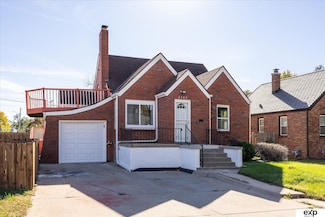 2703 Crown Point Ave, Omaha, NE 68111