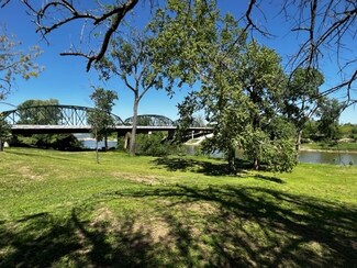 924 Robson St, Columbus, TX 78934