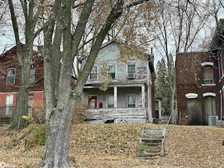 506 N 8th St, Burlington, IA 52601